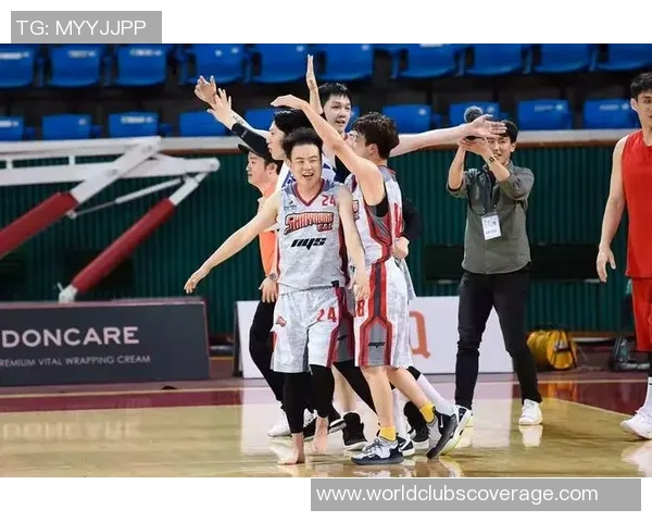 明星队与玩家队精彩对决视频回顾见证巅峰对抗与激烈竞技瞬间